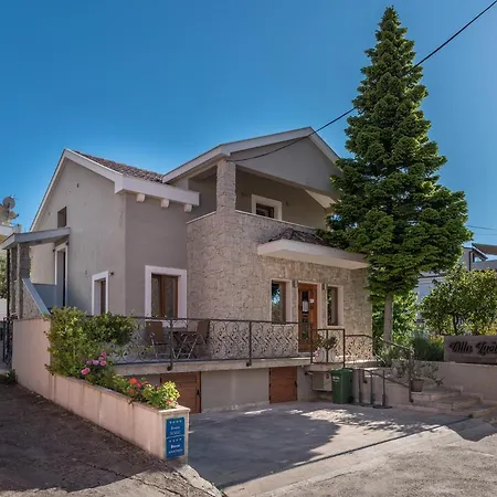 Casa de hóspedes Lucica 4*