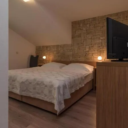 Lucica Trogir