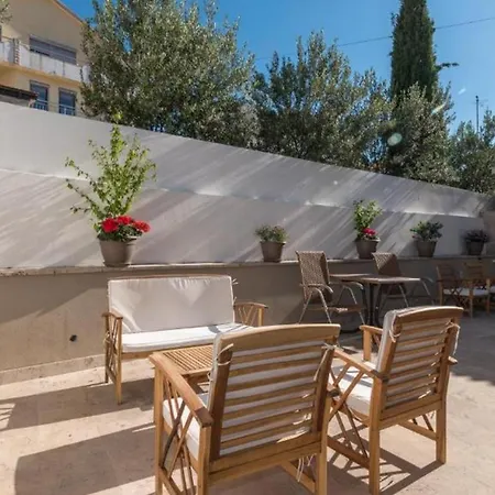 Guest house Lucica