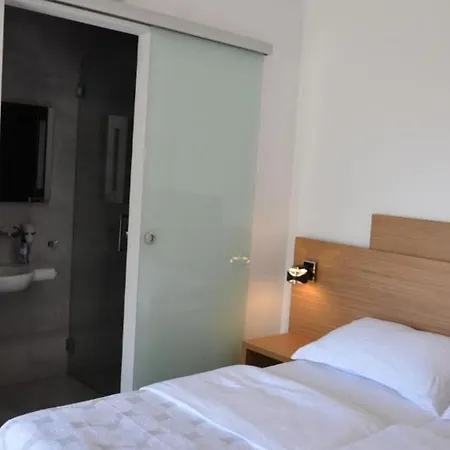 Lucica Guest house 4*
