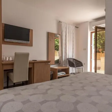 Guest house Lucica Trogir
