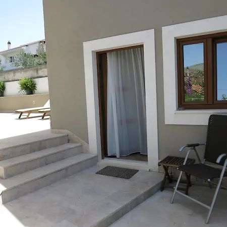 Guest house Lucica