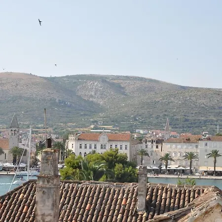 Lucica Casa de hóspedes 4*